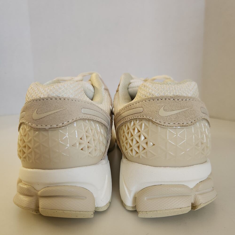 Nike WMNS Zoom Vomero 5 - Beach, Sail, Light Khaki women's US 8 - Picture 5 of 10